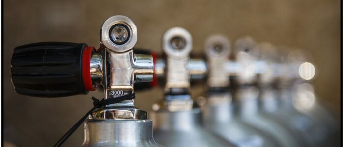 Clean Air / saubere Pressluft Tauchflaschen INT DIN Ventile Curacao Divers Deutsche Tauchschule Tauchen Tauchurlaub Urlaub entspannen Unterwasser Non Limit Freiheit selbstständig Karibik Strände Beach